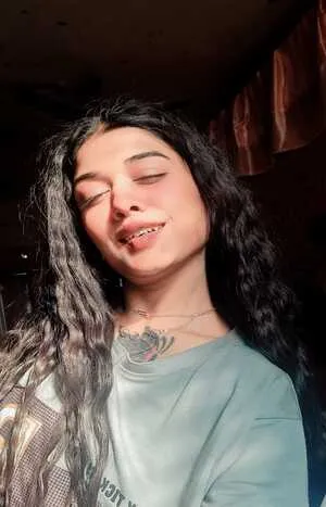 VIP call girl in Nehru Place