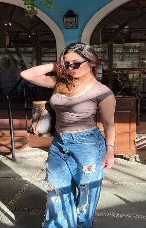 VIP call girl in Nehru Place